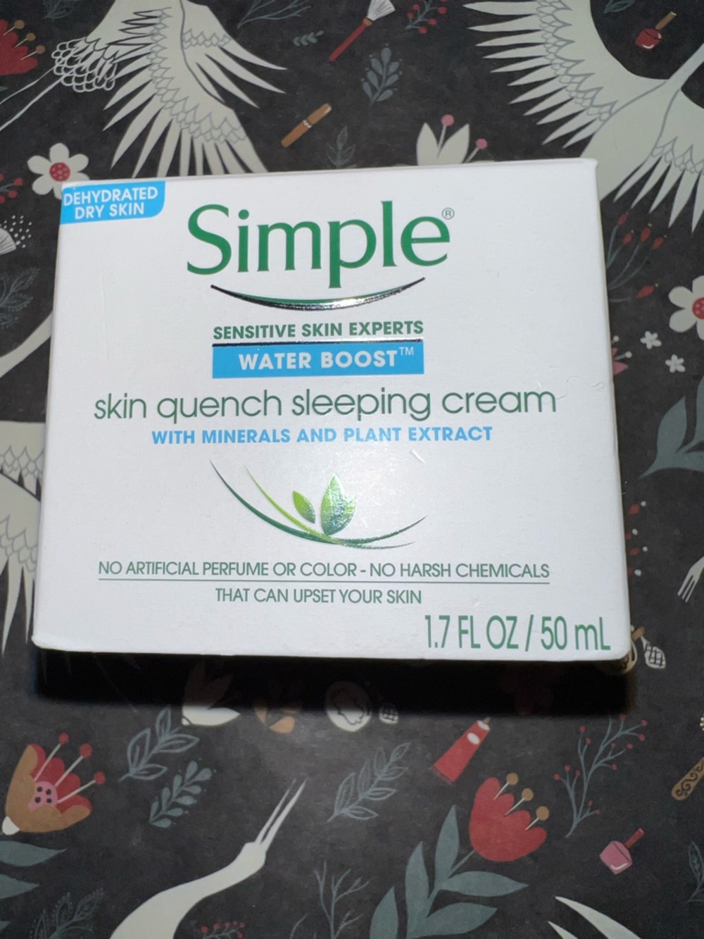 Simple White and Green Skin Quench Sleeping Cream